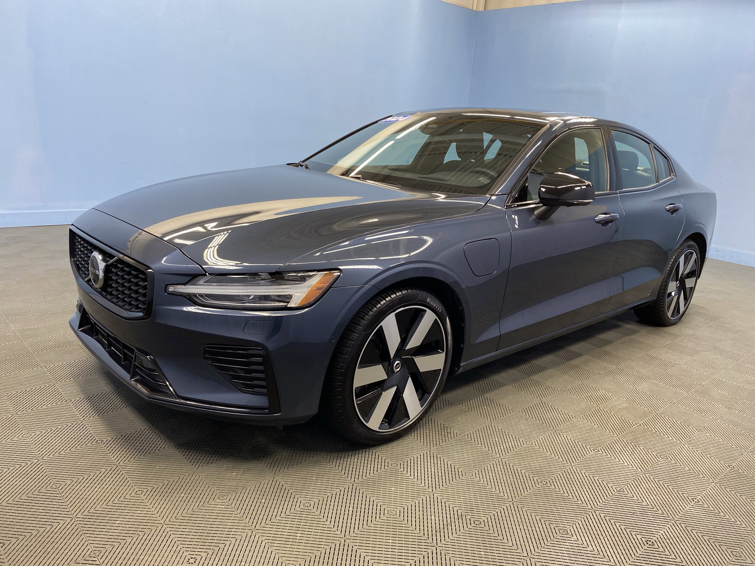 2024 Volvo S60 Recharge Ultimate photo 3