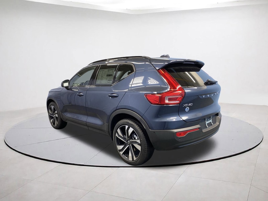 New 2026 Volvo XC40 B5 Ultra SUV