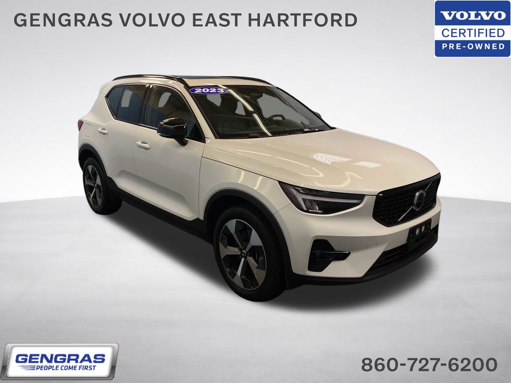 2023 Volvo XC40 SUV 