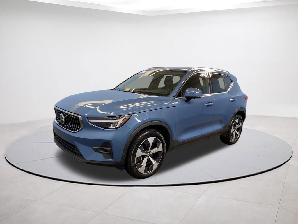 Used 2025 Volvo XC40 Plus Bright Theme SUV