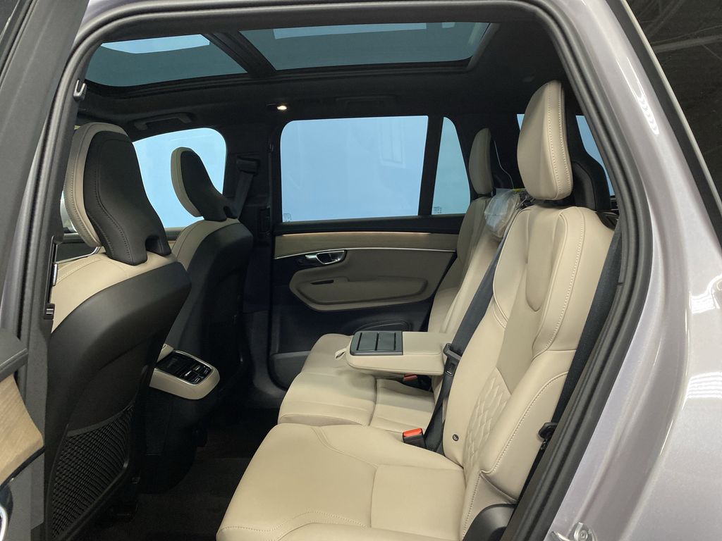 2026 Volvo XC90 Plus - Photo 14