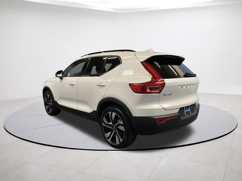 Certified 2025 Volvo XC40 Plus Dark Theme SUV