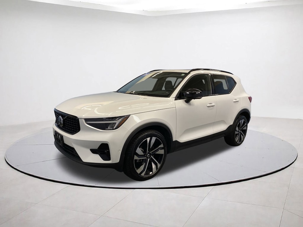 Certified 2025 Volvo XC40 Plus Dark Theme SUV
