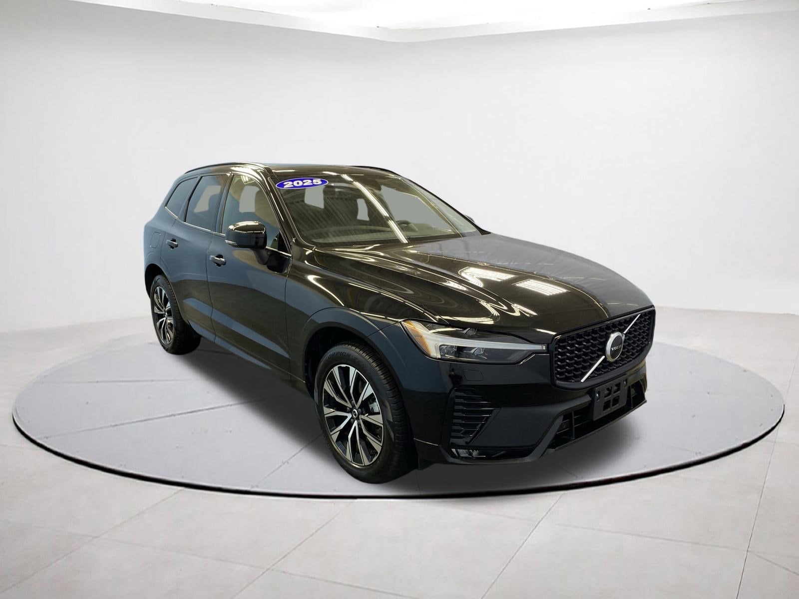 2025 Volvo XC60 Core's photo