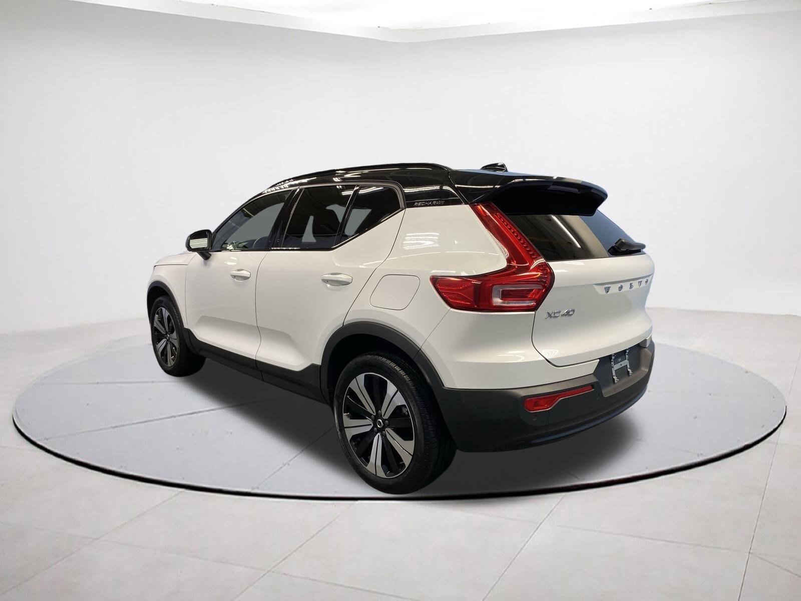 2023 Volvo XC40 Recharge Core photo 4