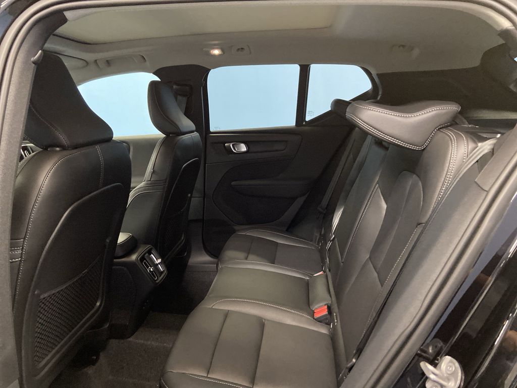 2026 Volvo XC40 Plus - Photo 14