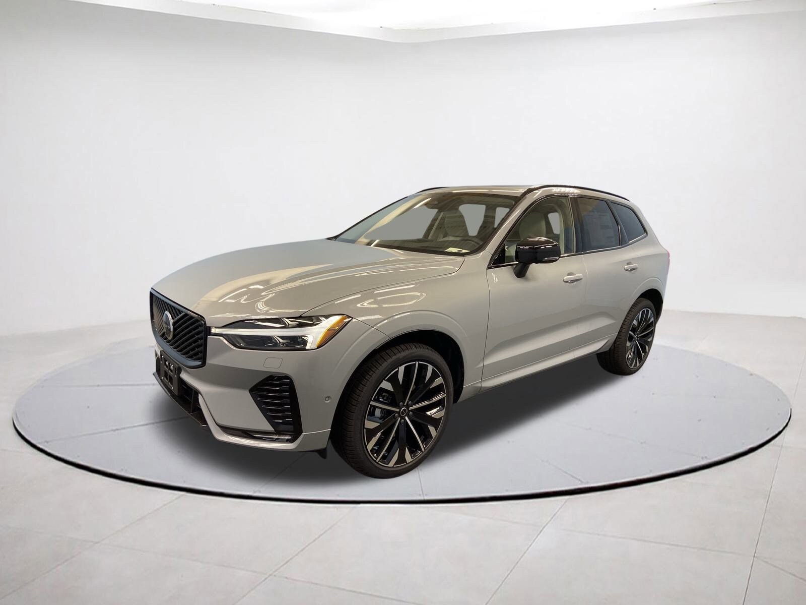 2026 Volvo XC60 B5 photo 3