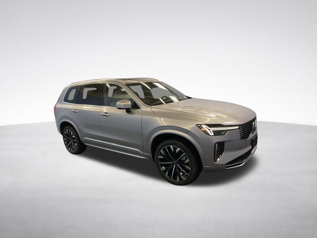2026 Volvo XC90 Plus - Photo 8
