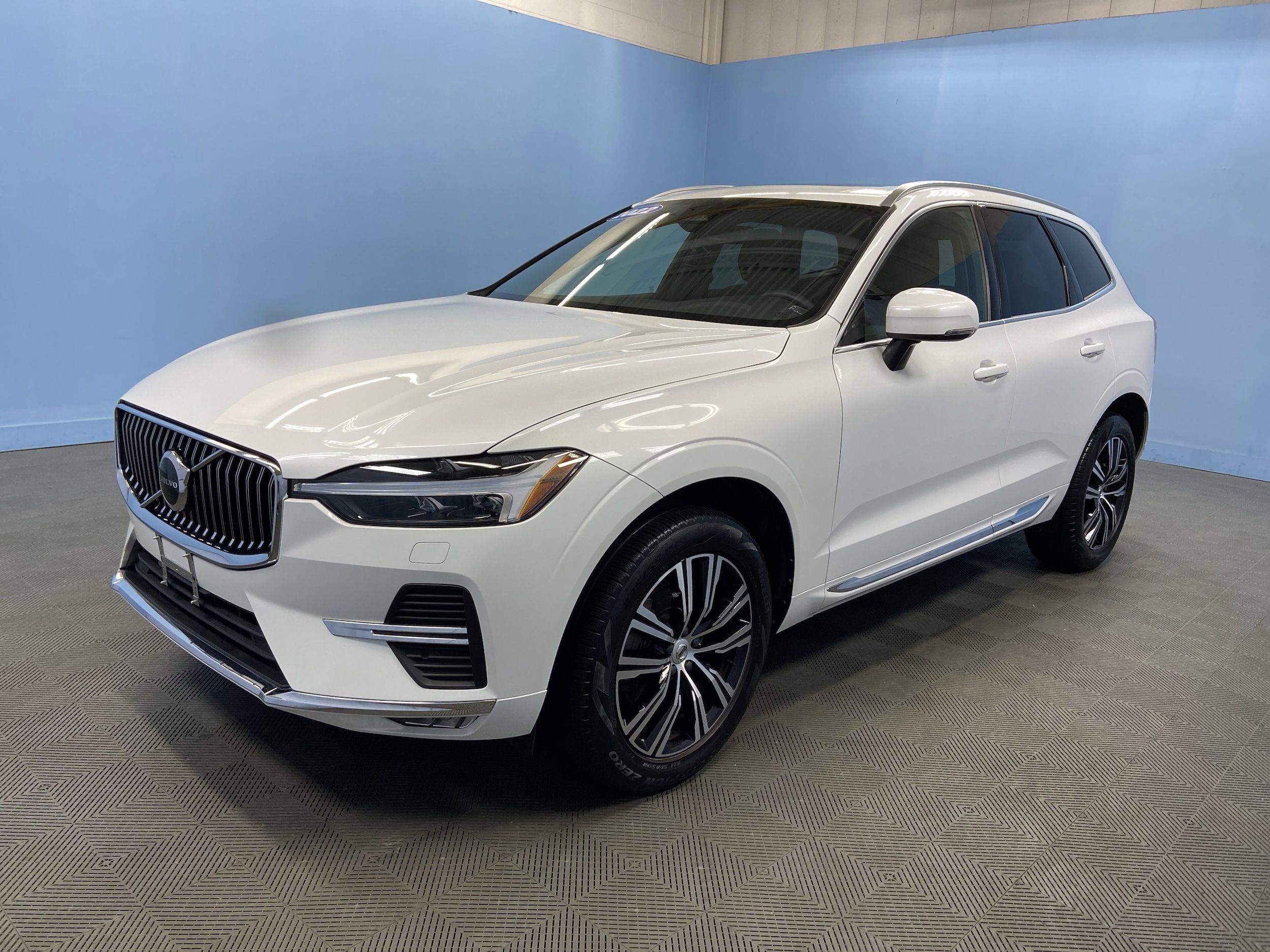 2022 Volvo XC60 Inscription photo 3