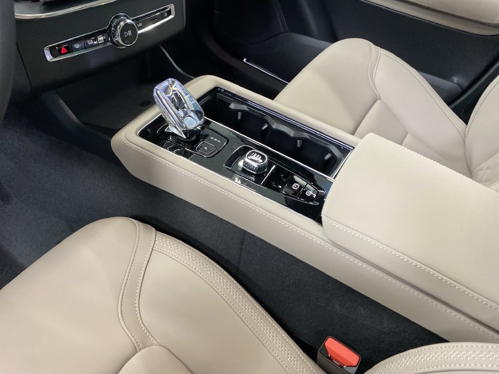 2026 Volvo XC90 Plus - Photo 12