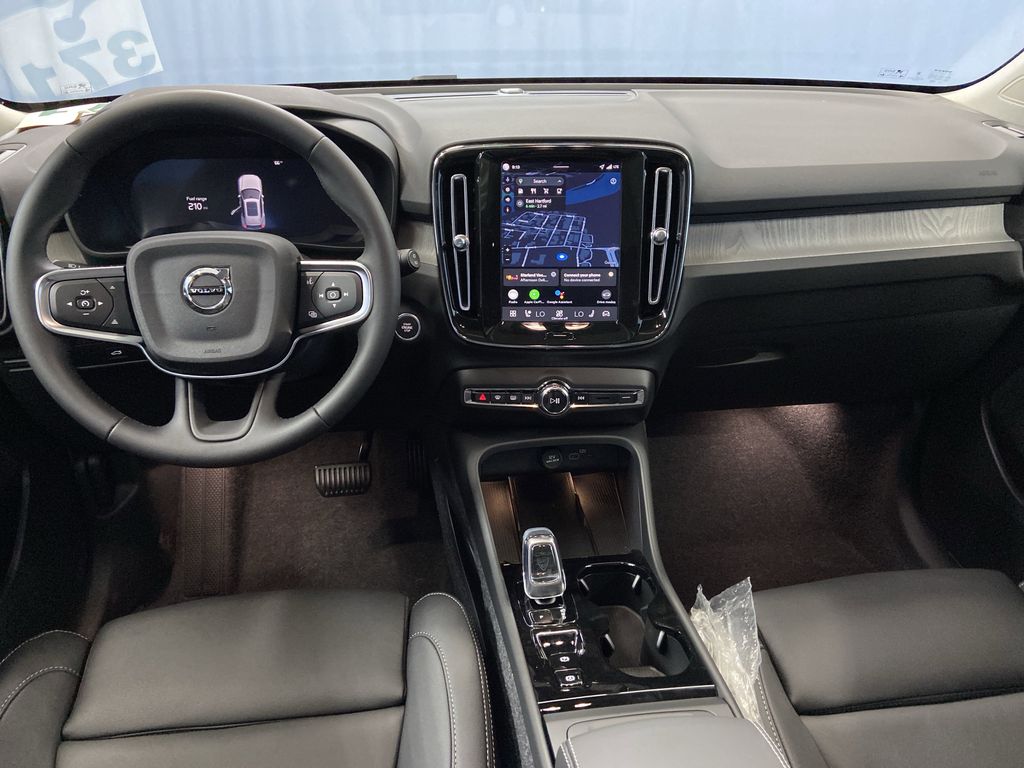 2026 Volvo XC40 Plus - Photo 19