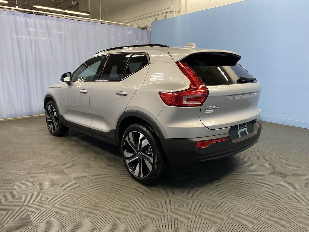 Certified 2025 Volvo XC40 Plus Dark Theme SUV
