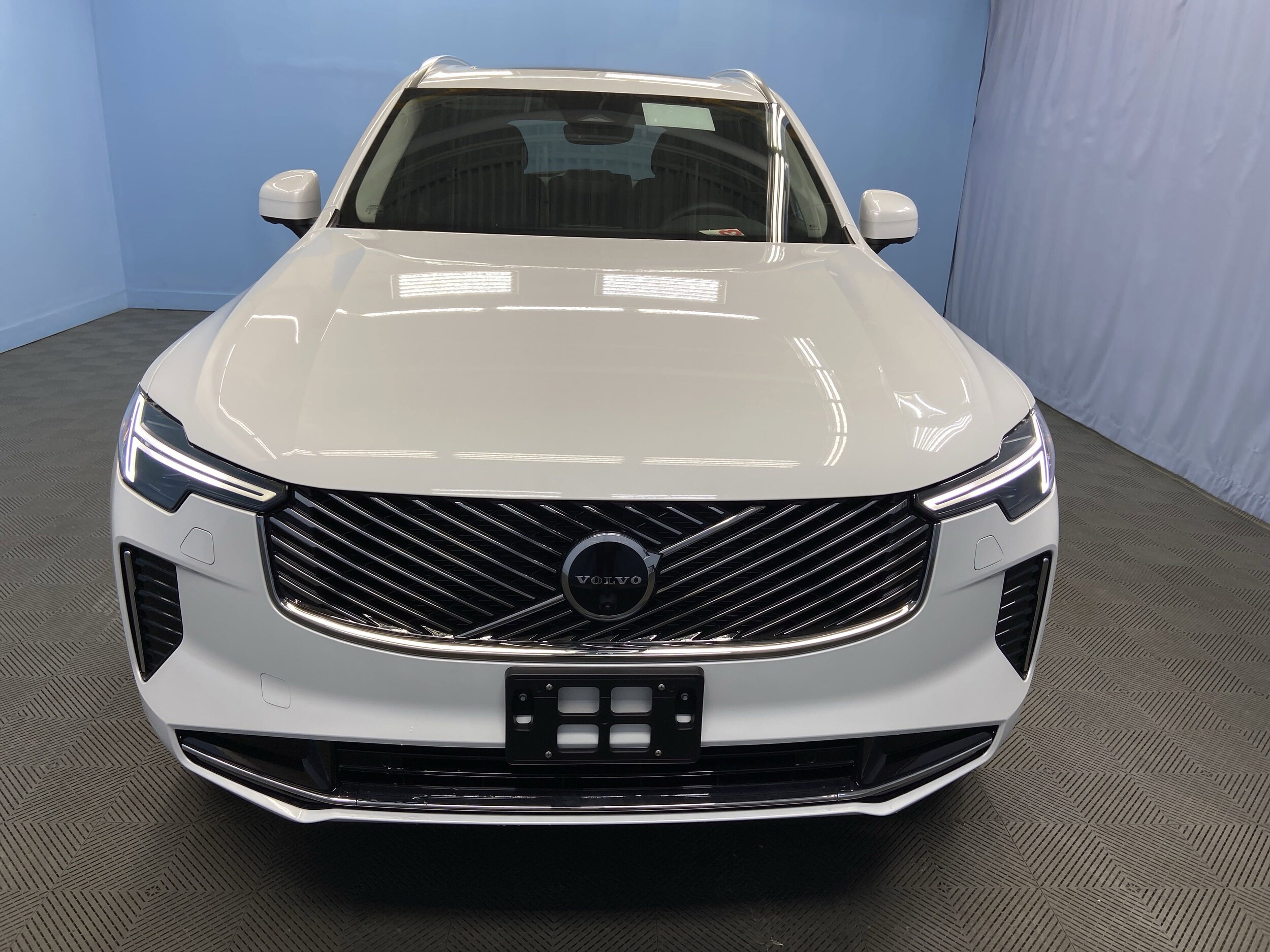 2025 Volvo XC90 Plus photo 2