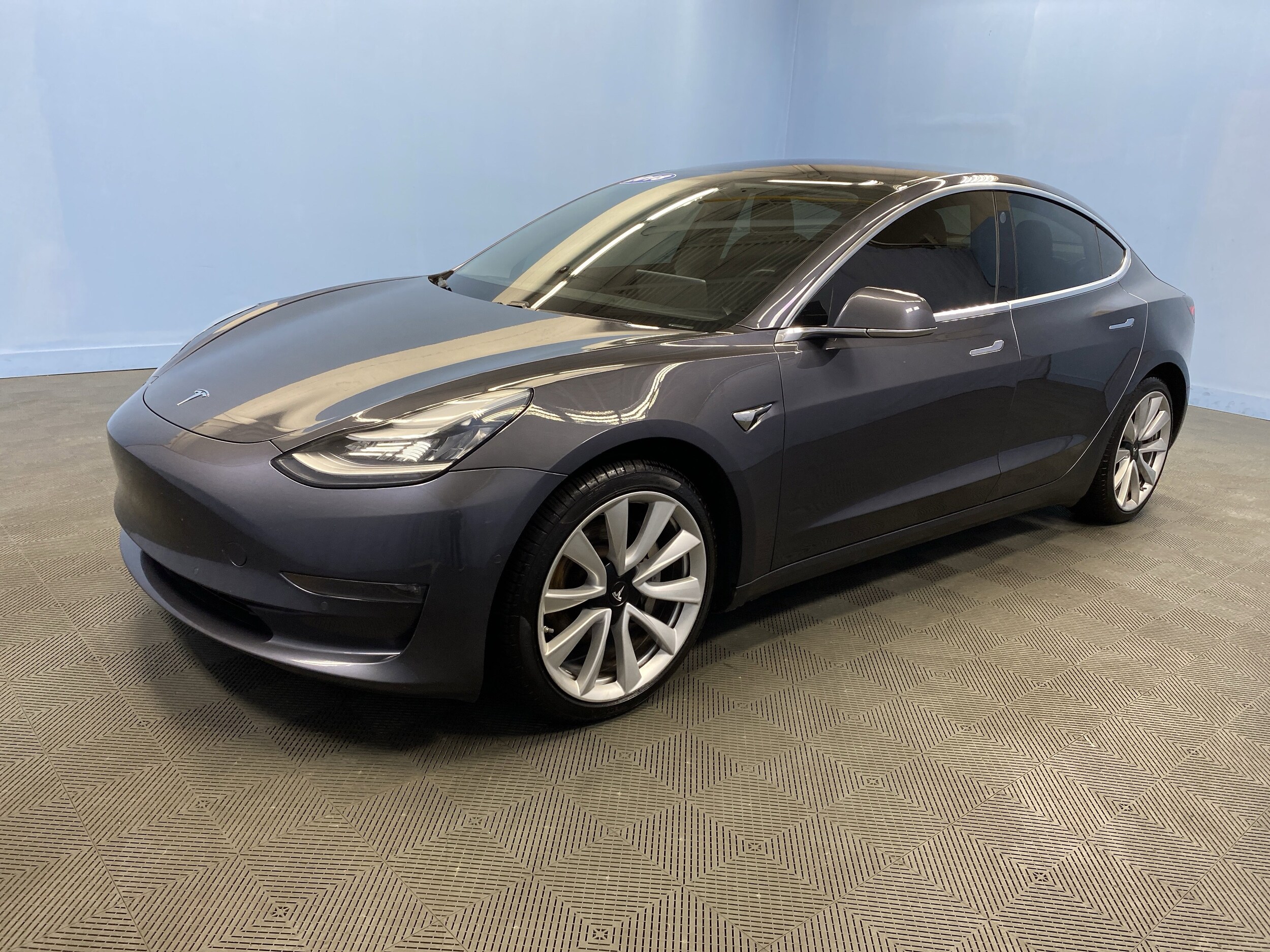 2018 Tesla Model 3 Long Range photo 3