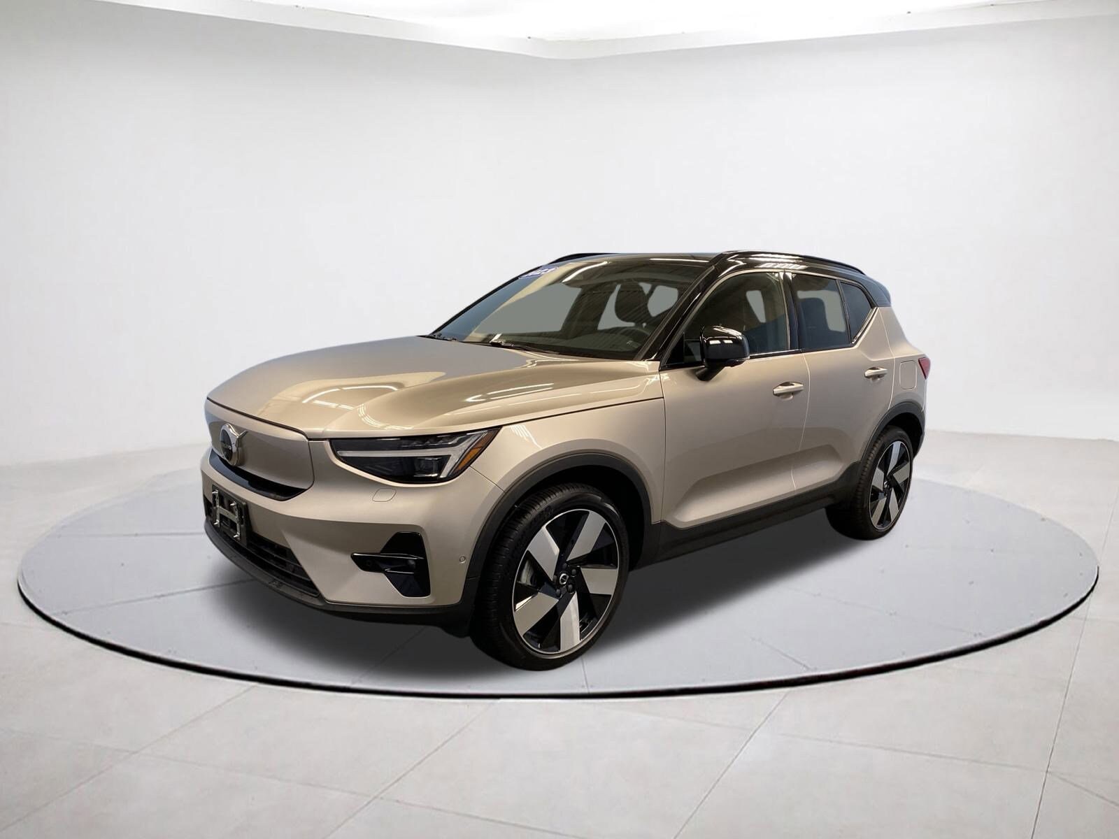 2023 Volvo XC40 Recharge Ultimate photo 2