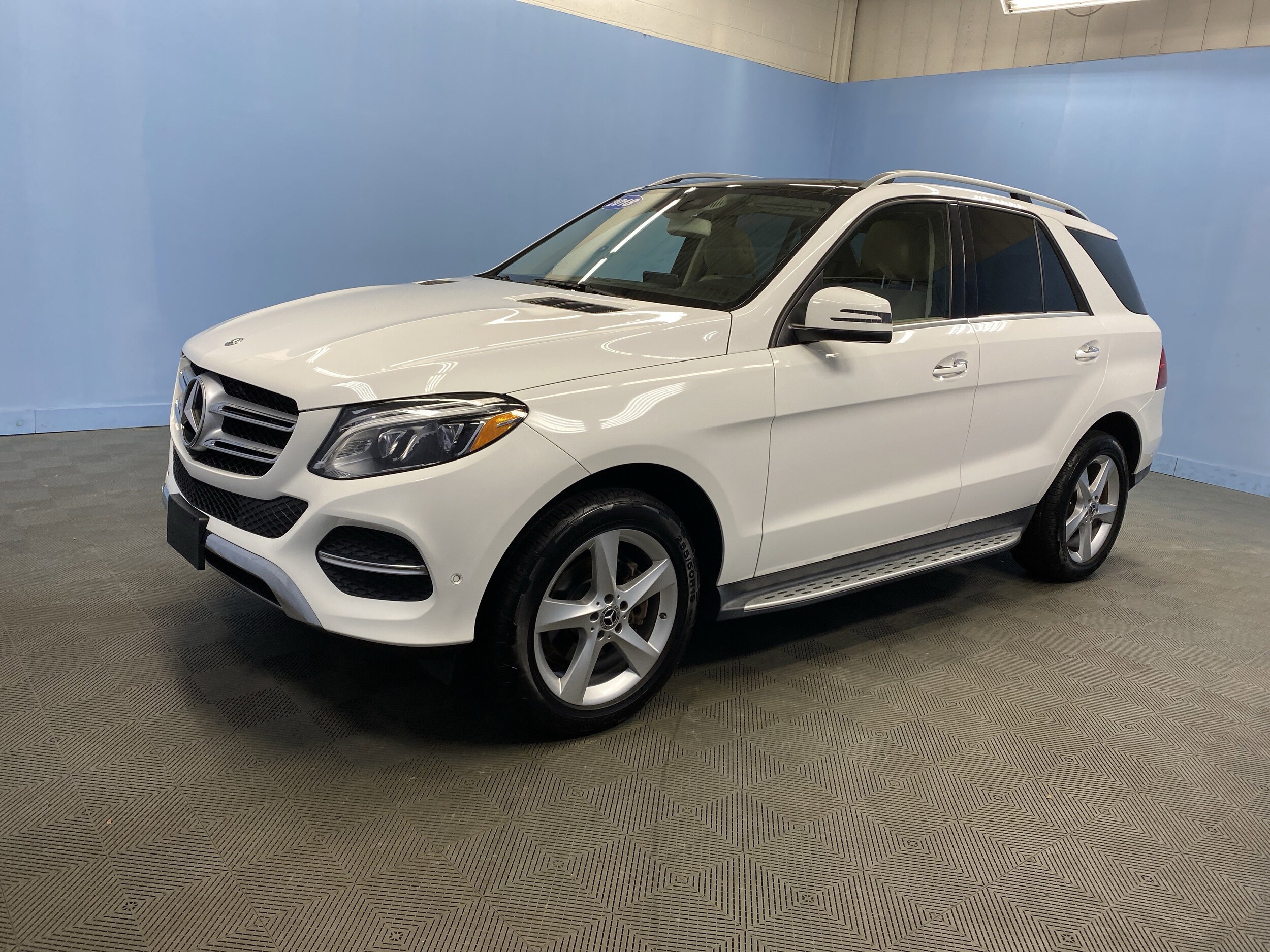 2018 Mercedes Benz GLE 350 photo 2