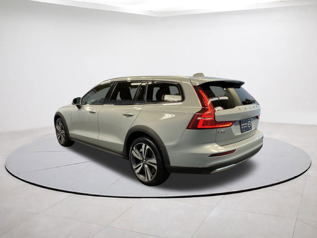 Used 2025 Volvo V60 Cross Country Plus Wagon