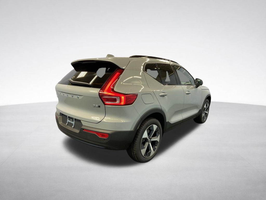 2026 Volvo XC40 Core - Photo 7