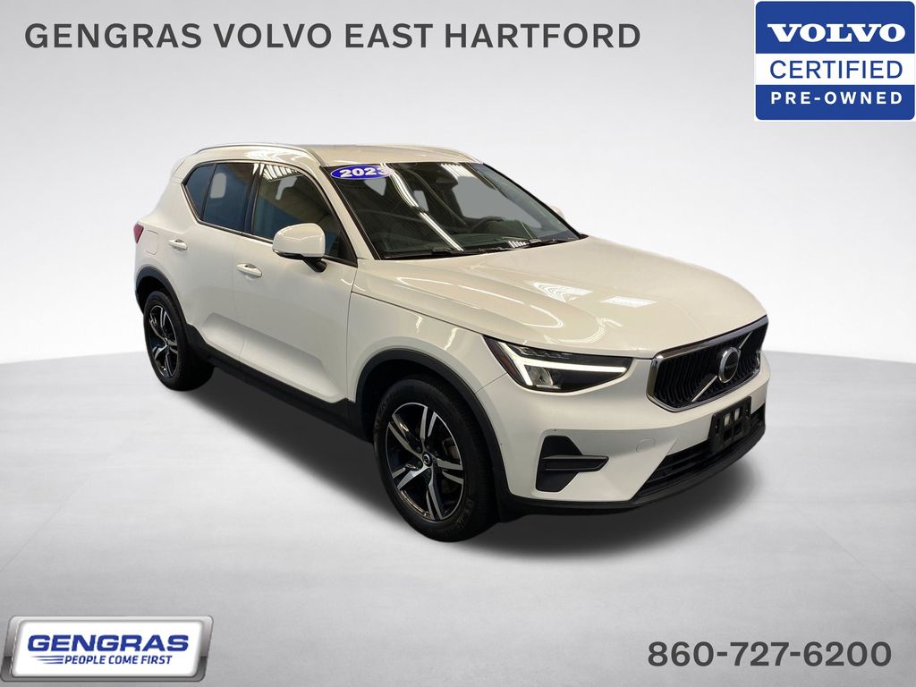 2023 Volvo XC40 SUV 