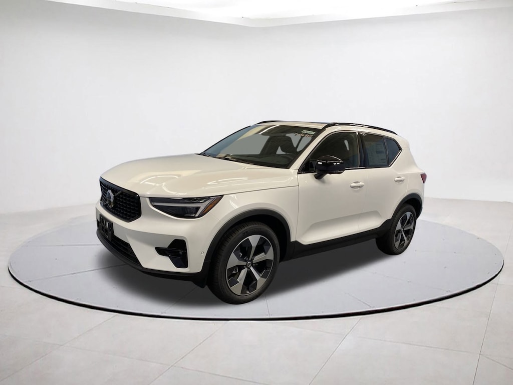 New 2026 Volvo XC40 B5 Plus SUV