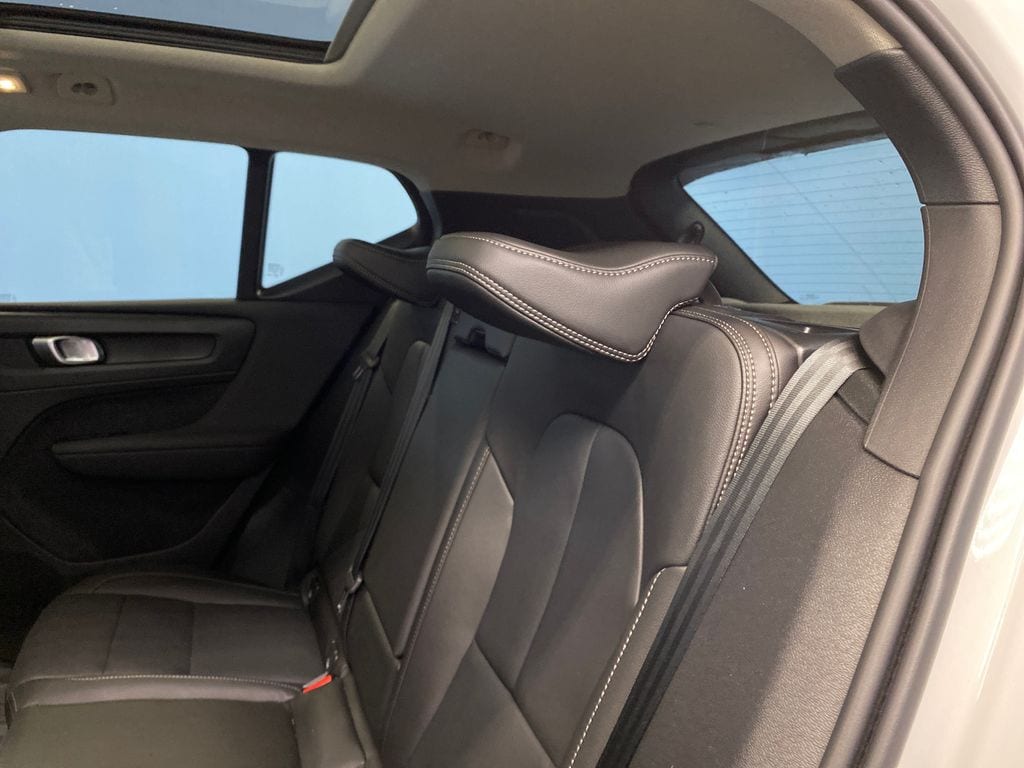 2026 Volvo XC40 Plus - Photo 15