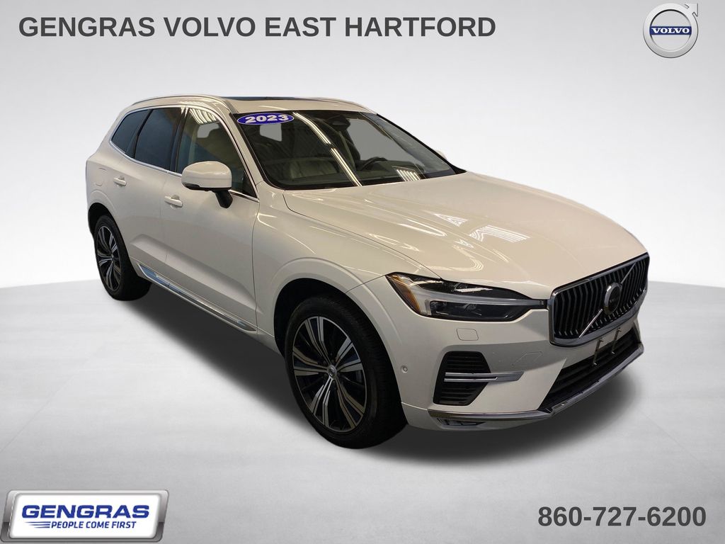 2023 Volvo XC60 B5 Plus Bright Theme AWD's photo