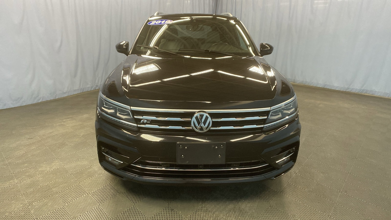 Used 2019 Volkswagen Tiguan SEL Premium R-Line with VIN 3VV4B7AX8KM193936 for sale in Hartford, CT