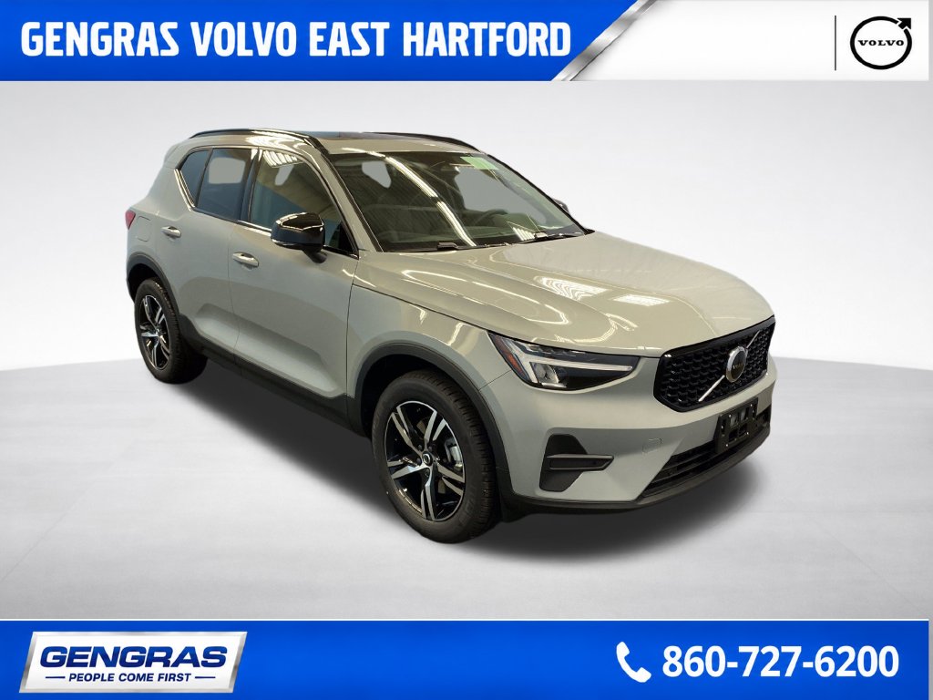 2026 Volvo XC40 Core