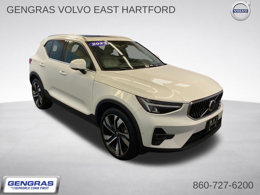 2023 Volvo XC40 SUV 