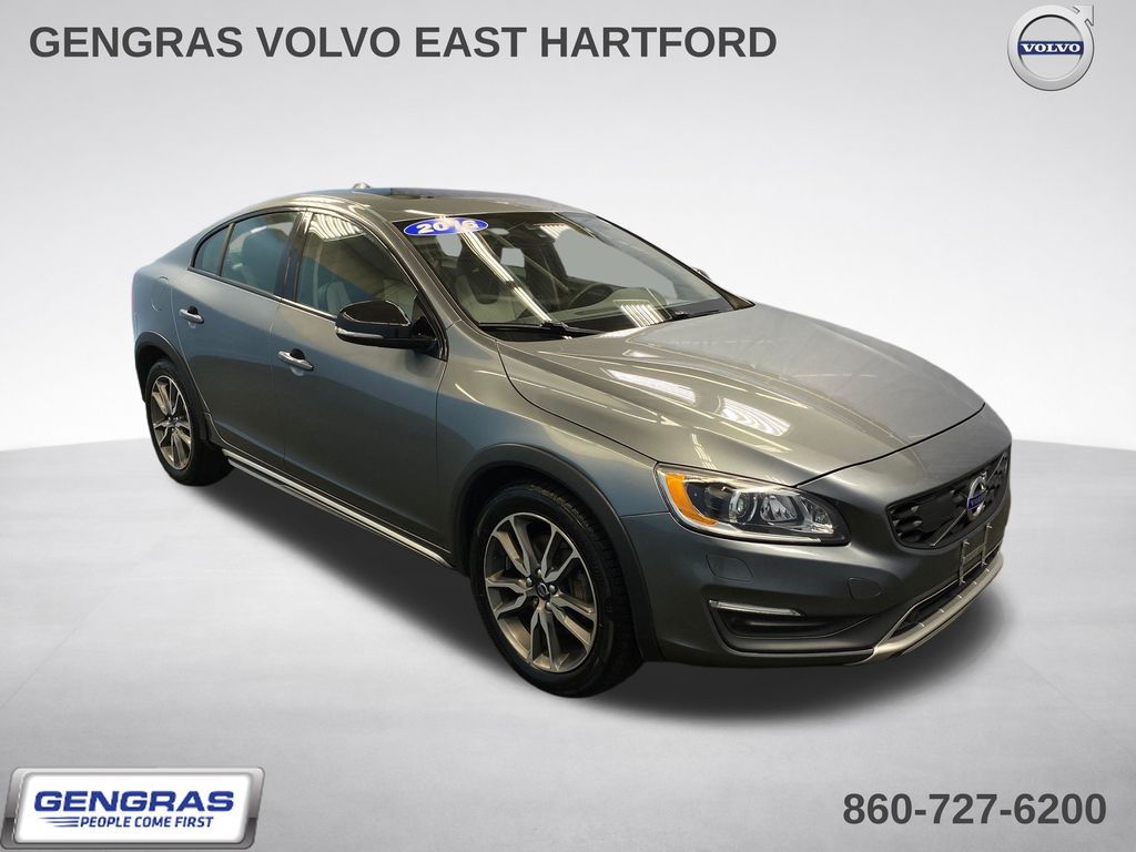 2016 Volvo S60 T5 AWD Cross Country Platinum's photo