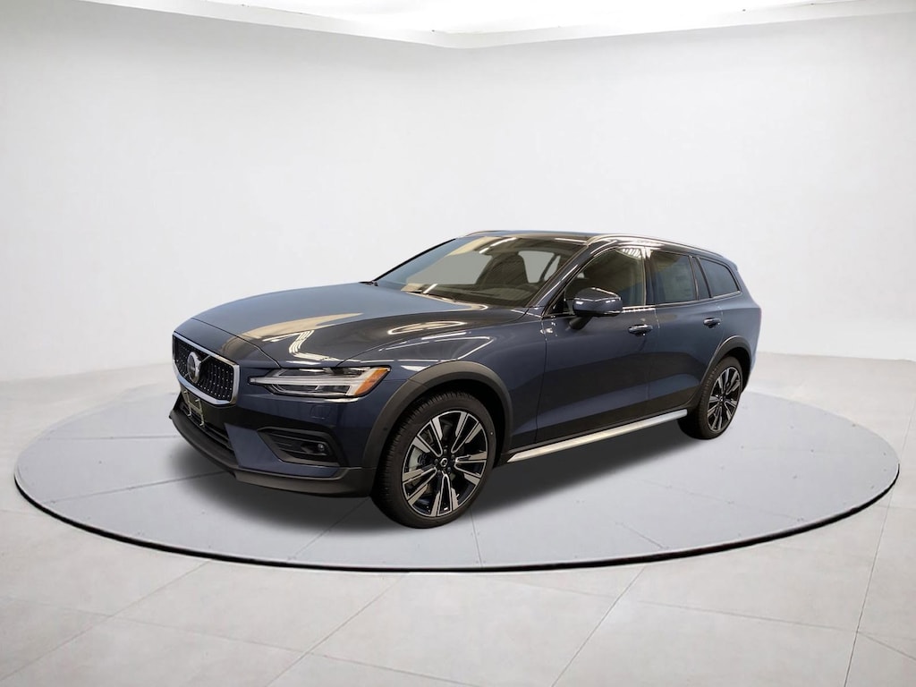 New 2026 Volvo V60 Cross Country B5 Ultra Wagon