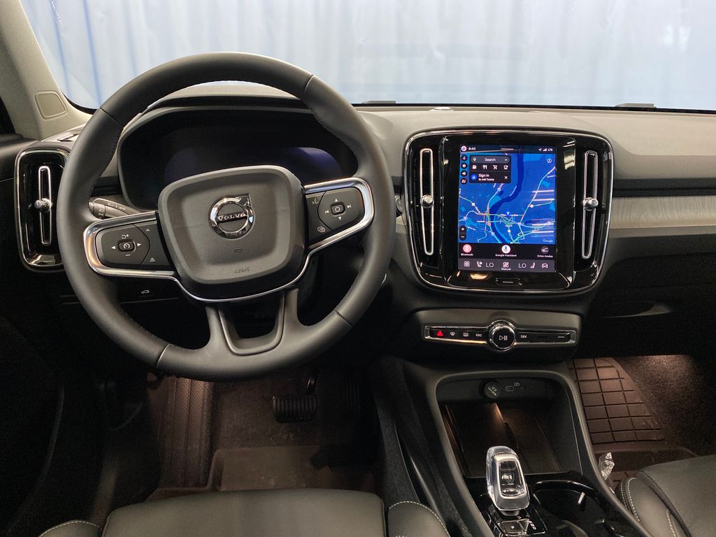 2026 Volvo XC40 Plus - Photo 20