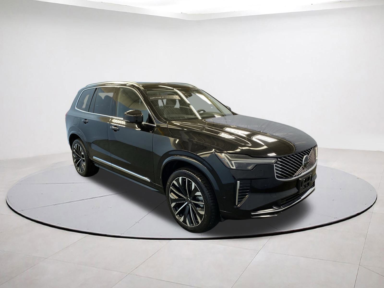 2025 Volvo XC90 Plus's photo