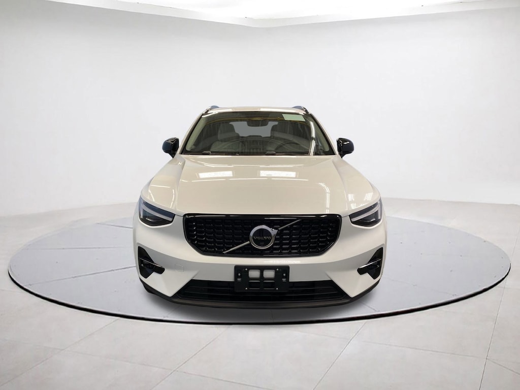 New 2026 Volvo XC40 B5 Ultra SUV