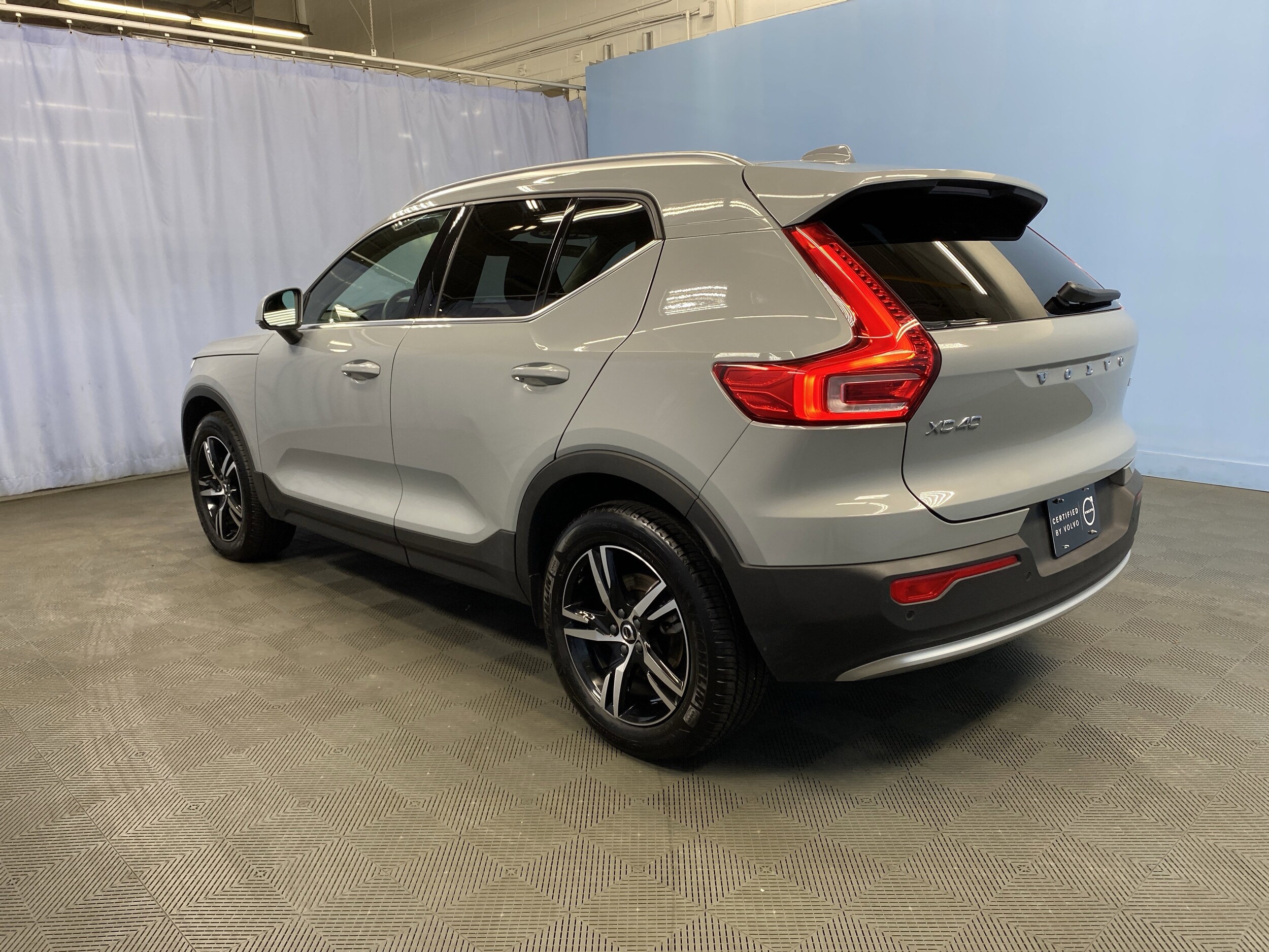 2025 Volvo XC40 Core photo 4