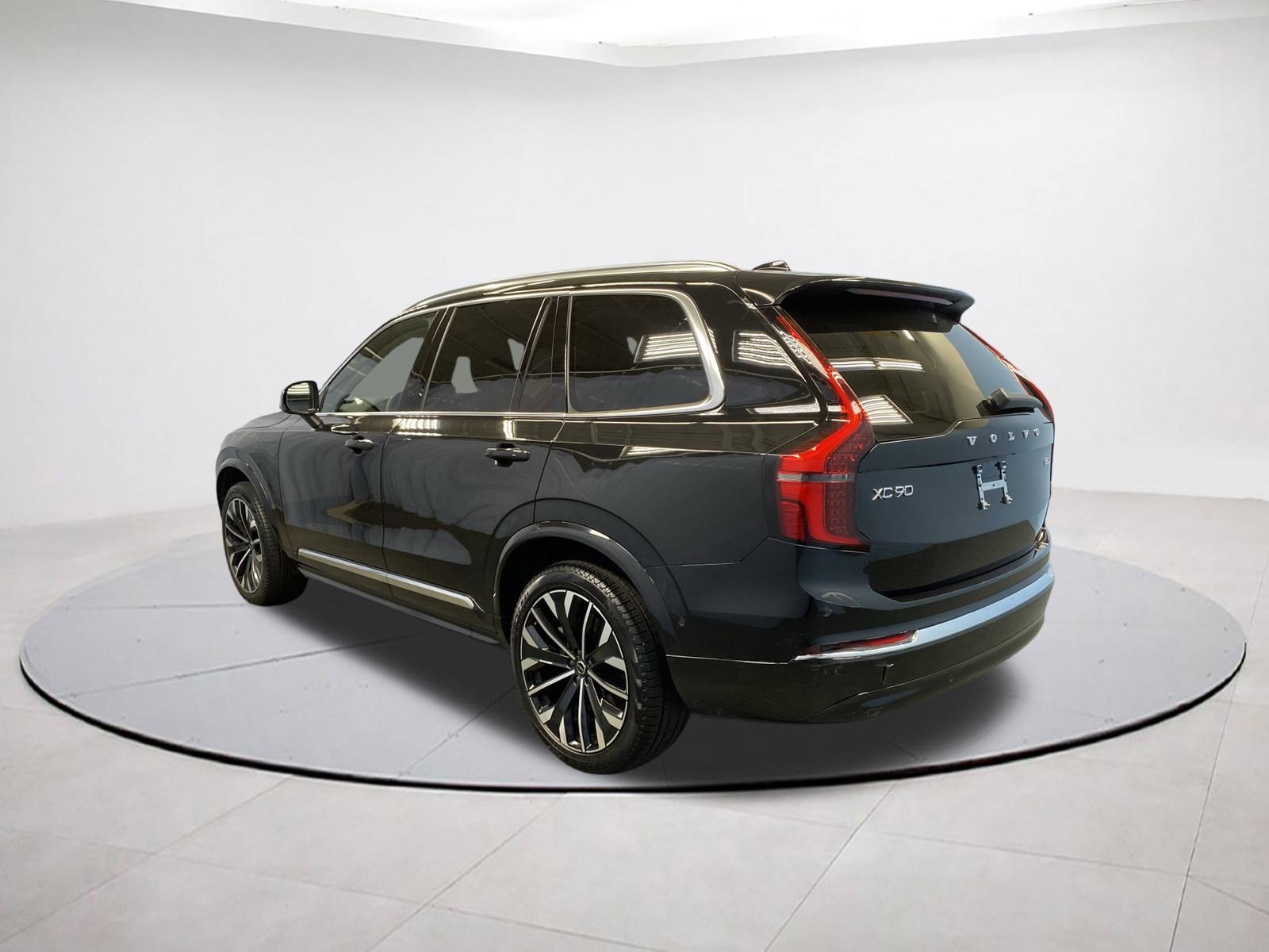 2025 Volvo XC90 Plus photo 4