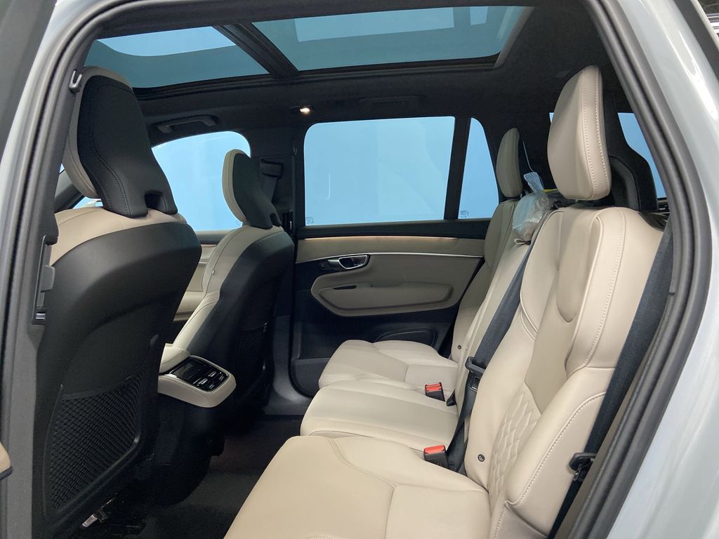 2026 Volvo XC90 Core - Photo 14