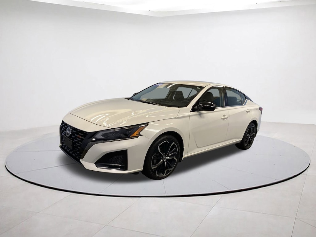 Used 2023 Nissan Altima 2.5 SR Sedan
