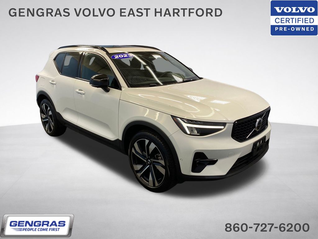 2023 Volvo XC40 SUV 