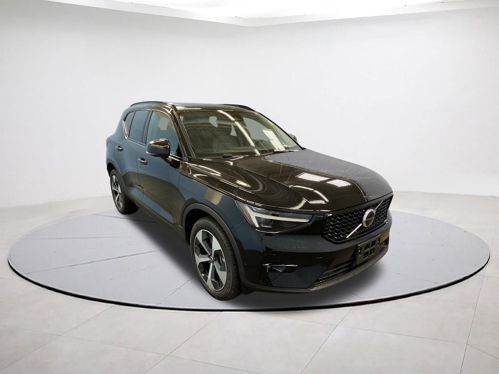 New 2026 Volvo XC40 B5 Plus SUV