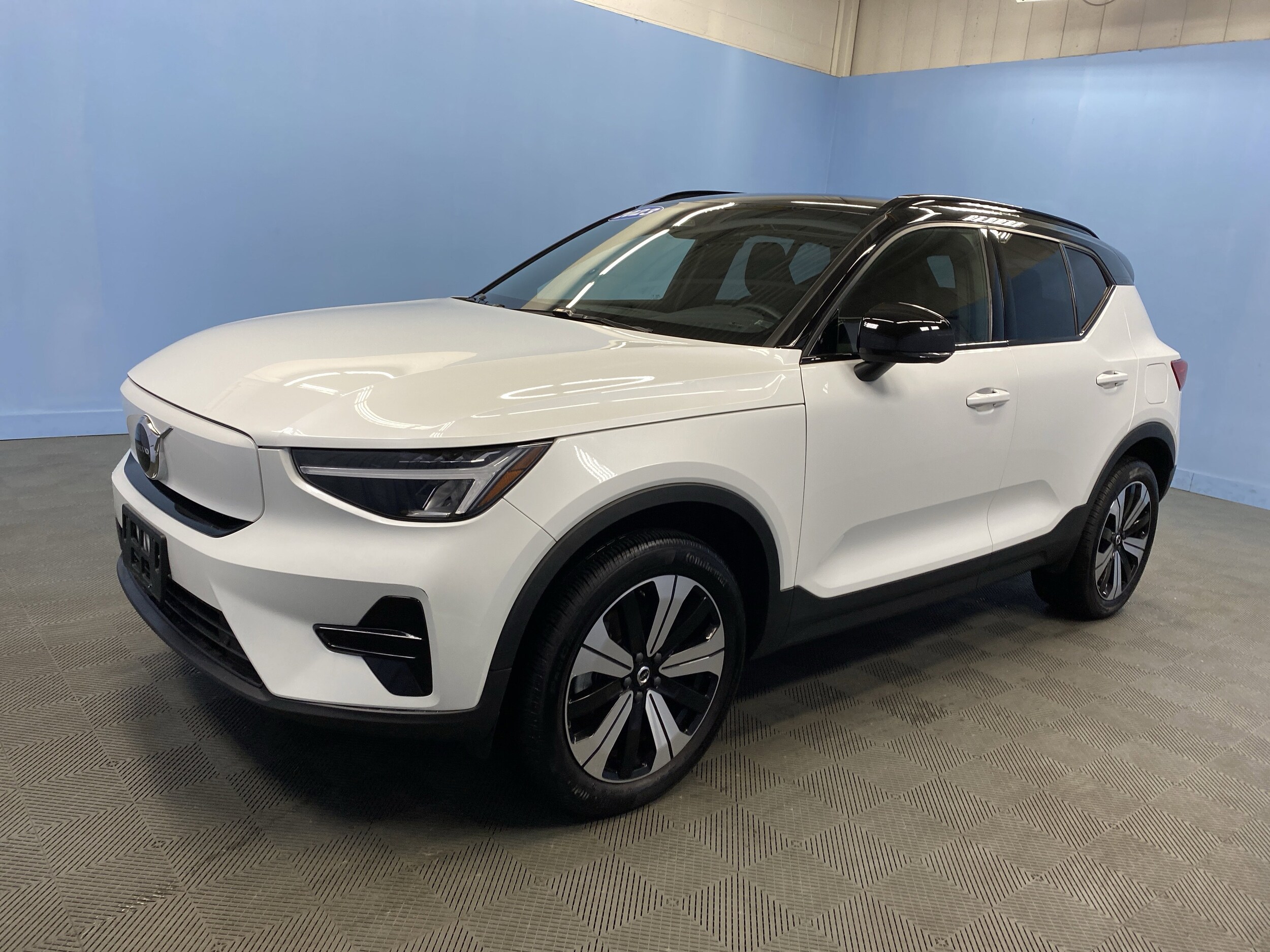 2023 Volvo XC40 Recharge Core photo 3
