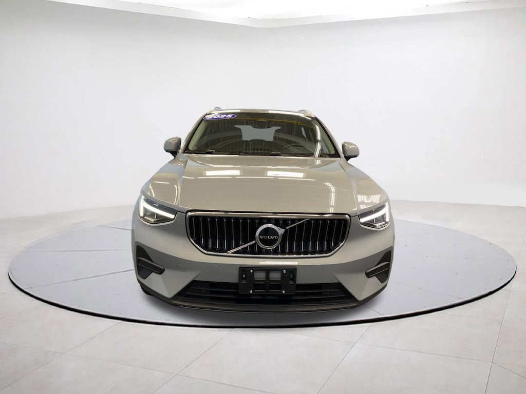 Certified 2025 Volvo XC40 Core Bright Theme SUV