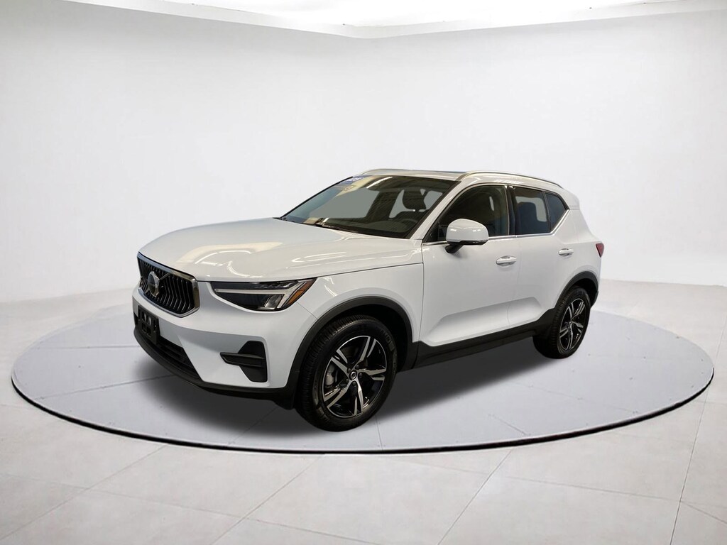 Certified 2025 Volvo XC40 Core Bright Theme SUV