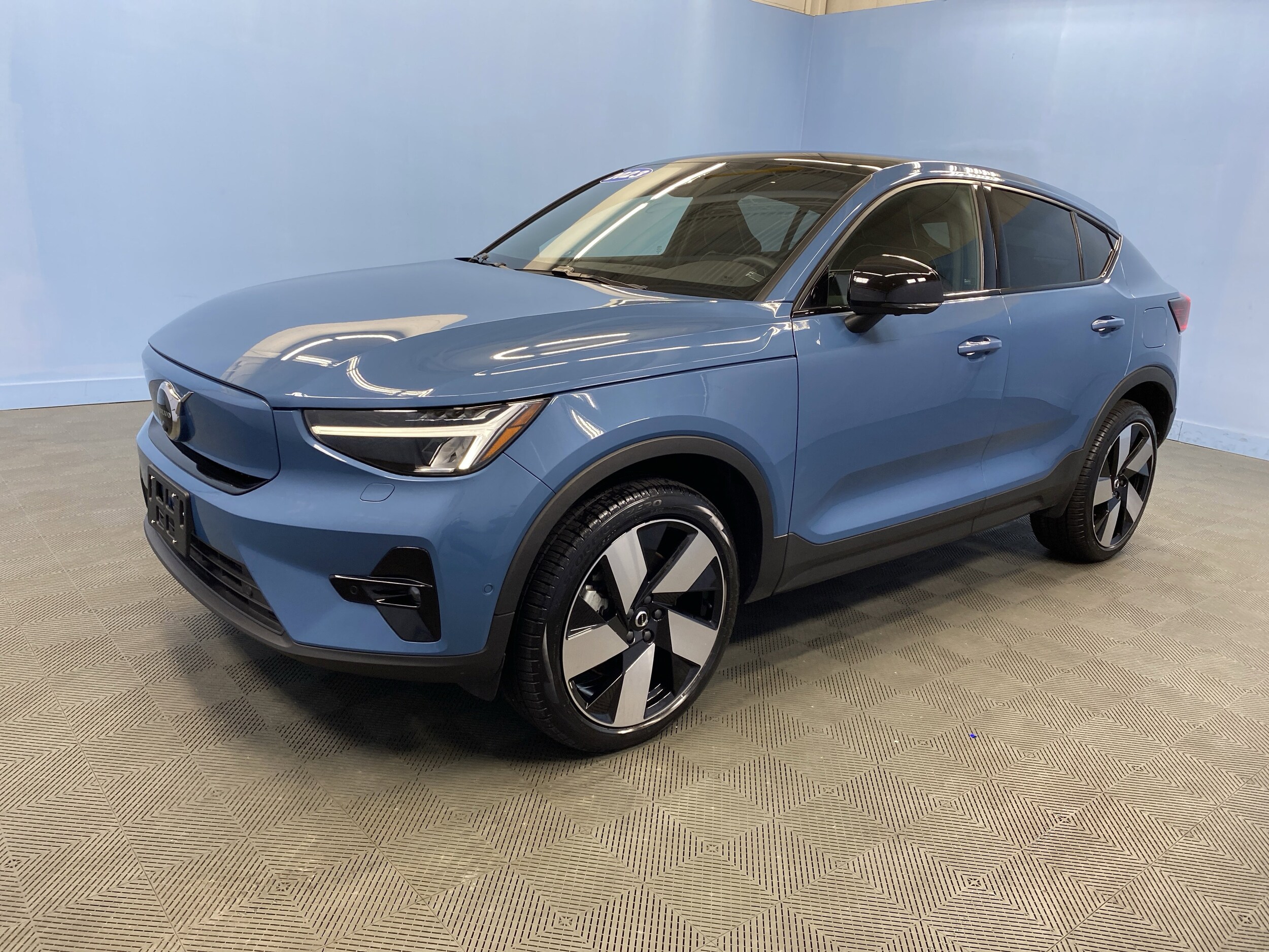 2023 Volvo C40 Recharge Ultimate photo 3