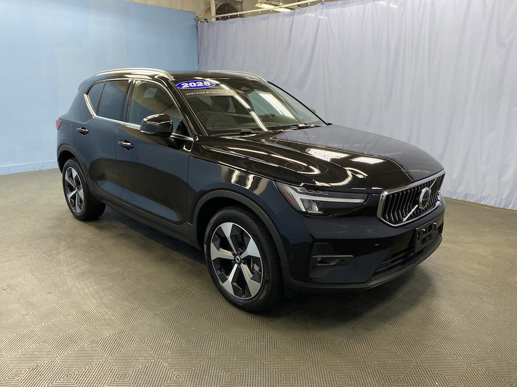 Used 2025 Volvo XC40 Plus Bright Theme SUV