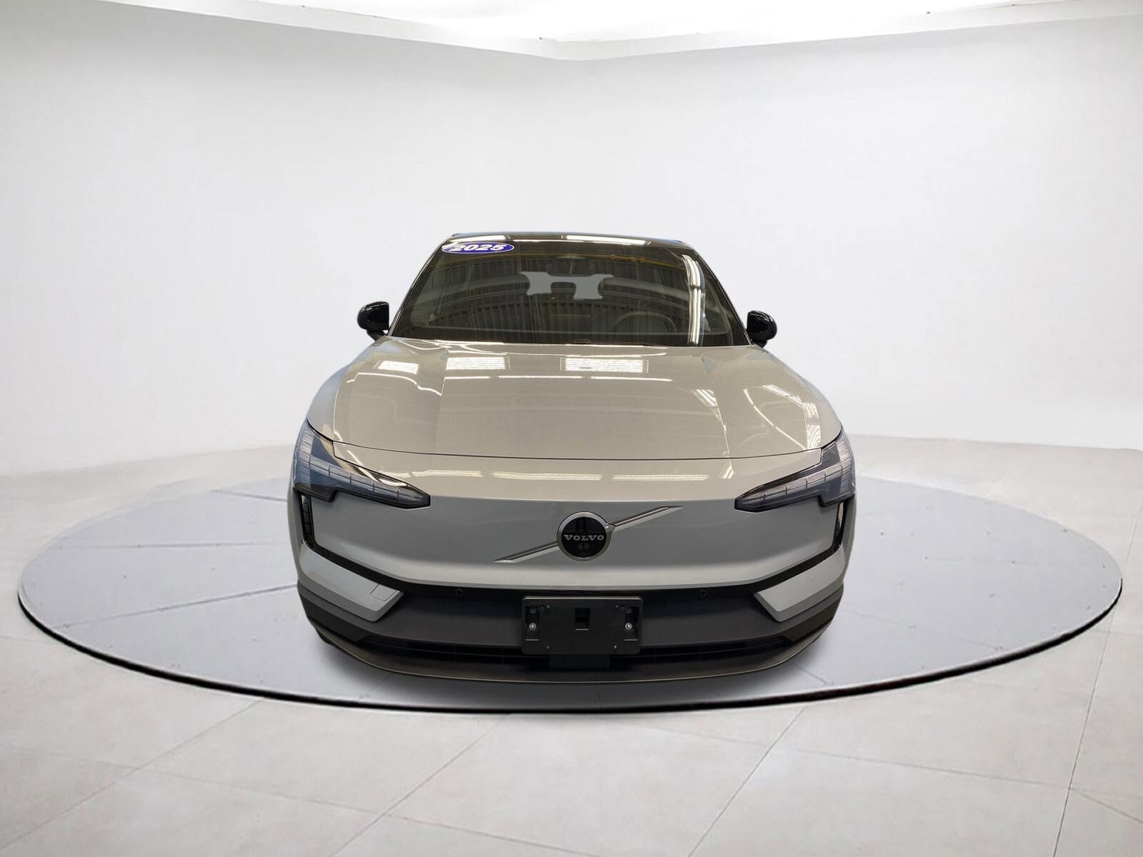 2025 Volvo EX30 Ultra photo 2