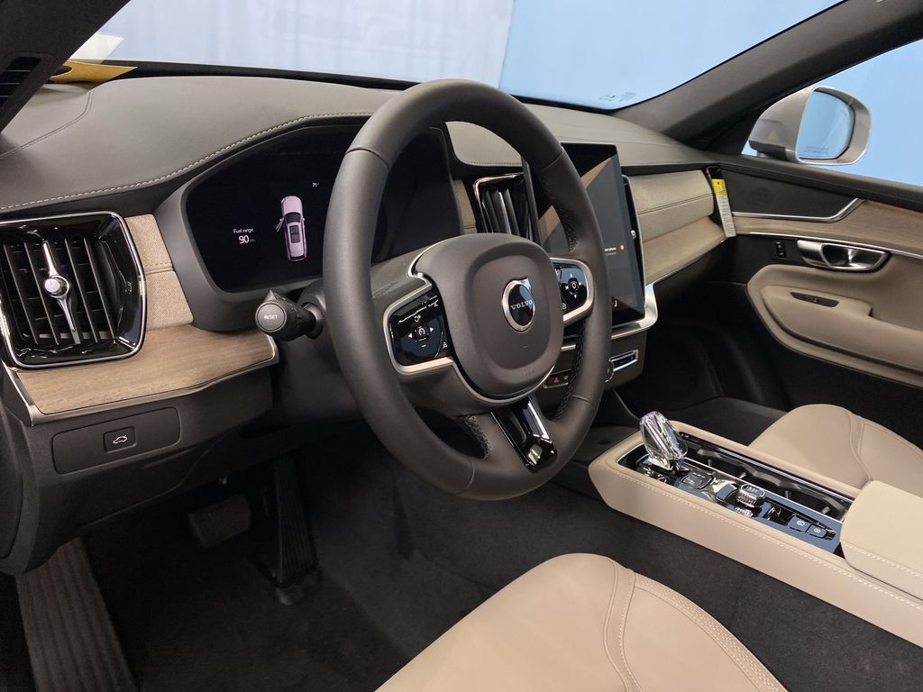 2026 Volvo XC90 Plus - Photo 11
