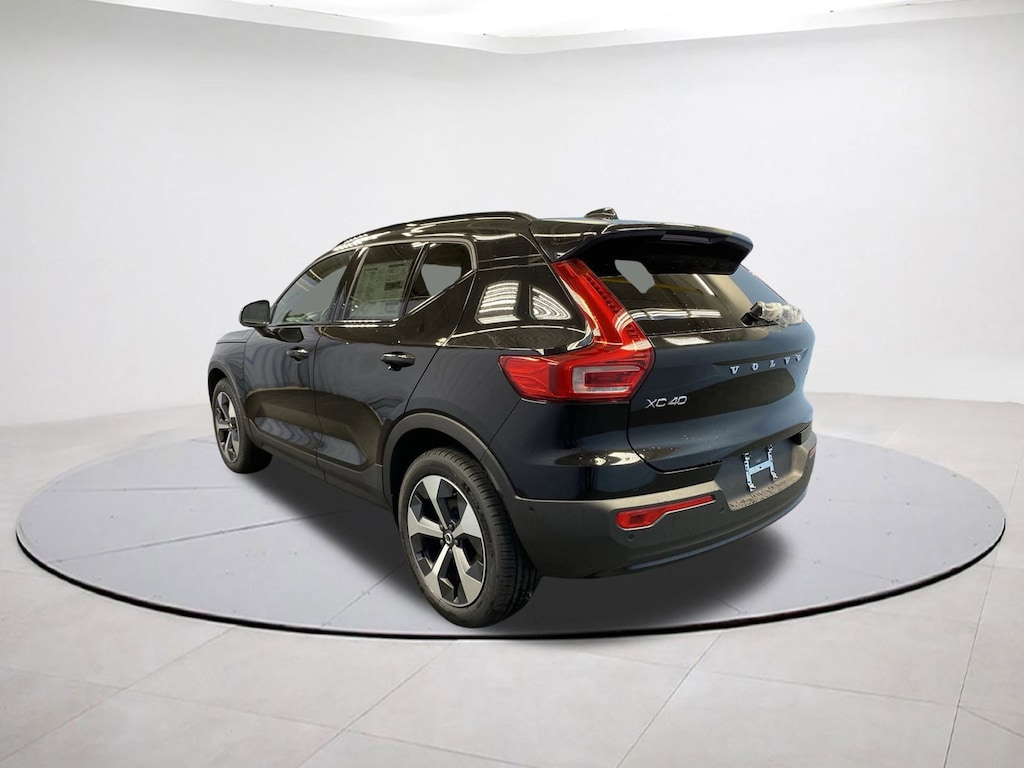 New 2026 Volvo XC40 B5 Plus SUV