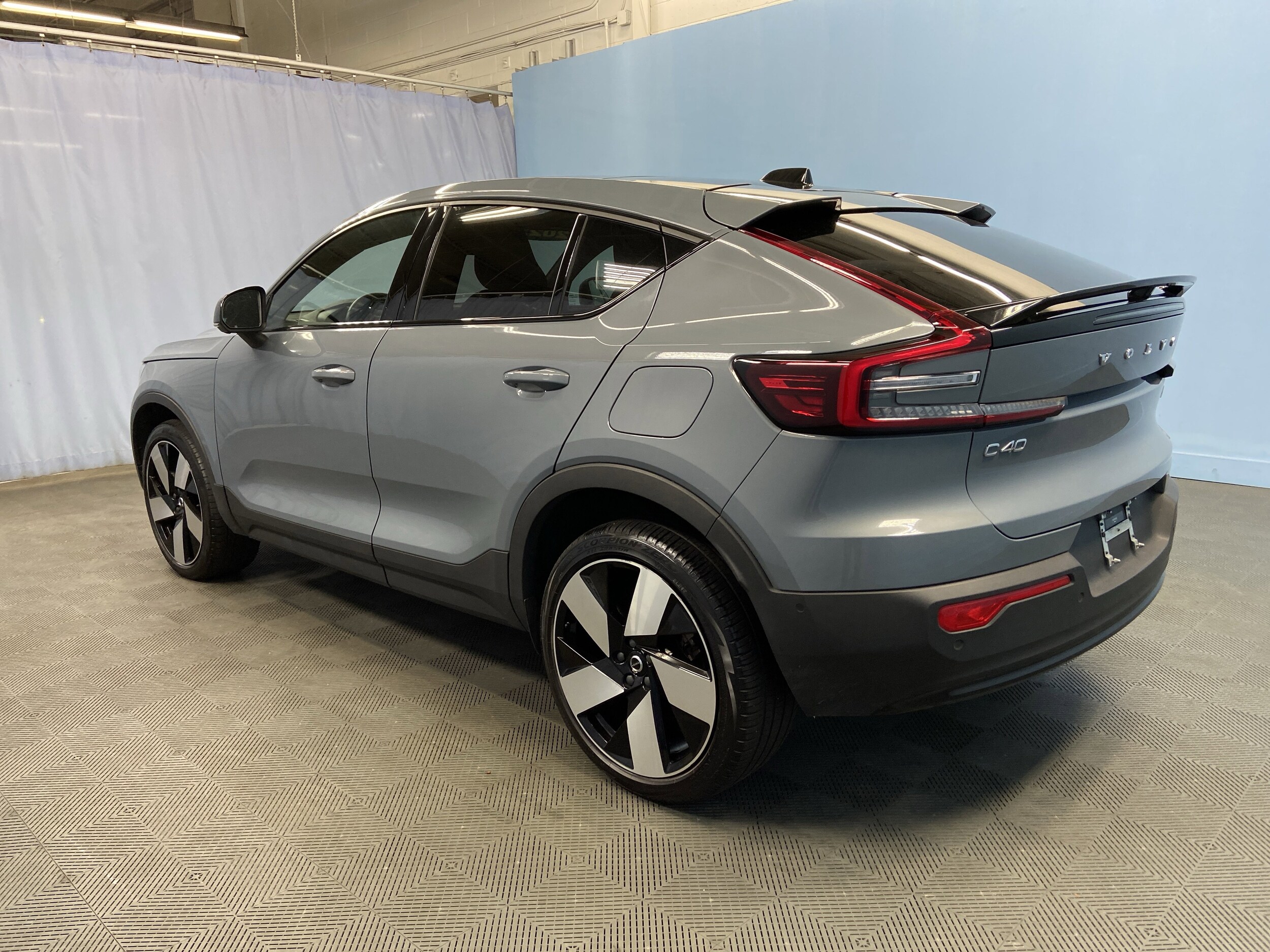 2023 Volvo C40 Recharge Ultimate photo 3