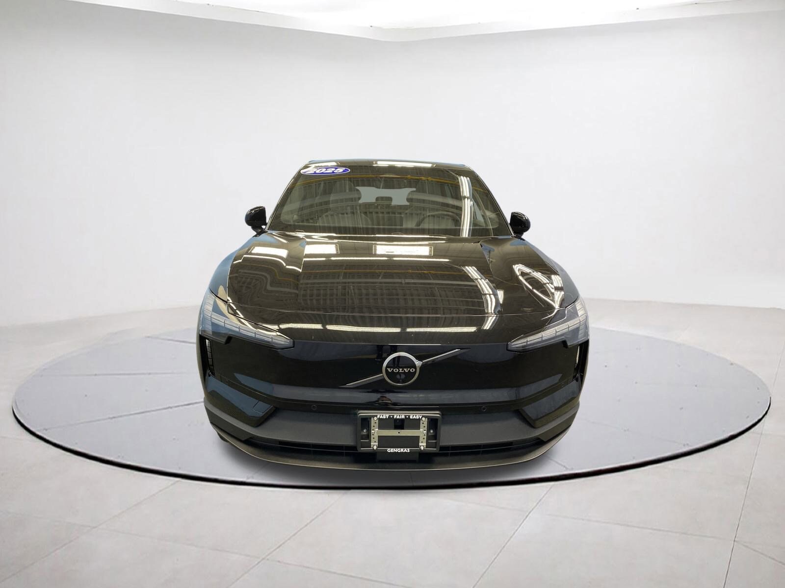 2025 Volvo EX30 Ultra photo 2